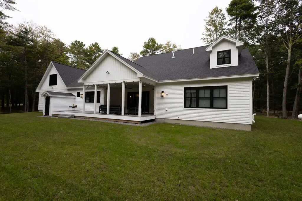 10 Frederick Drive Freeport ME 04032