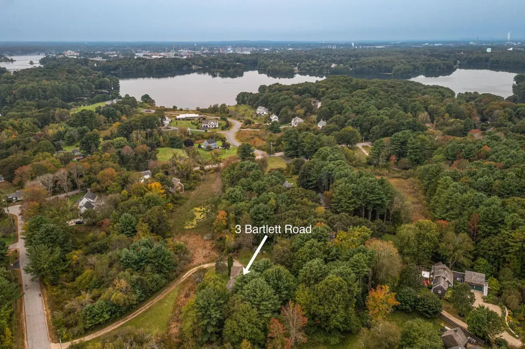 3 Bartlett Road Kittery ME 03905