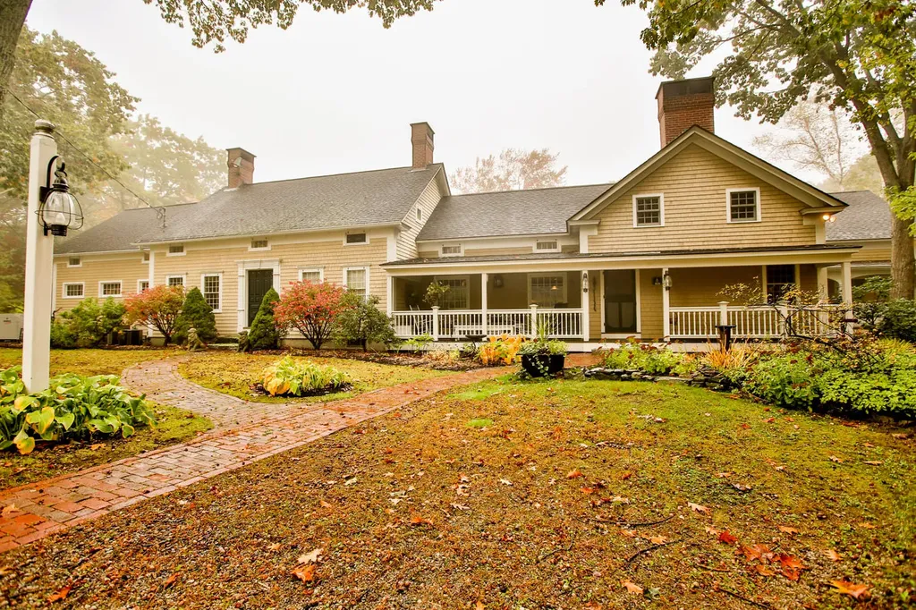 112 Shore Road York ME 03902