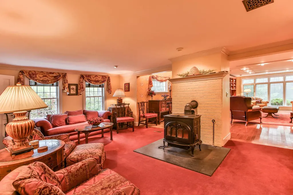 112 Shore Road York ME 03902