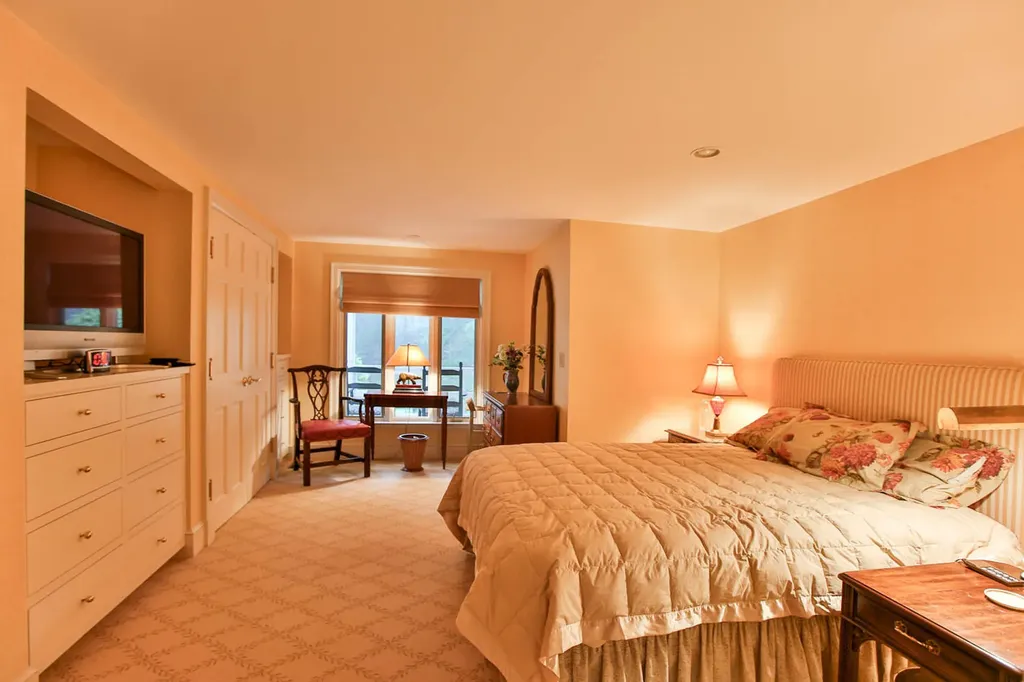 112 Shore Road York ME 03902