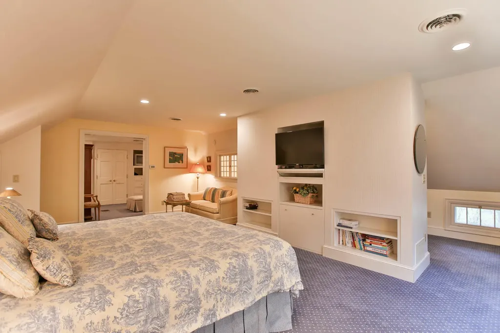 112 Shore Road York ME 03902