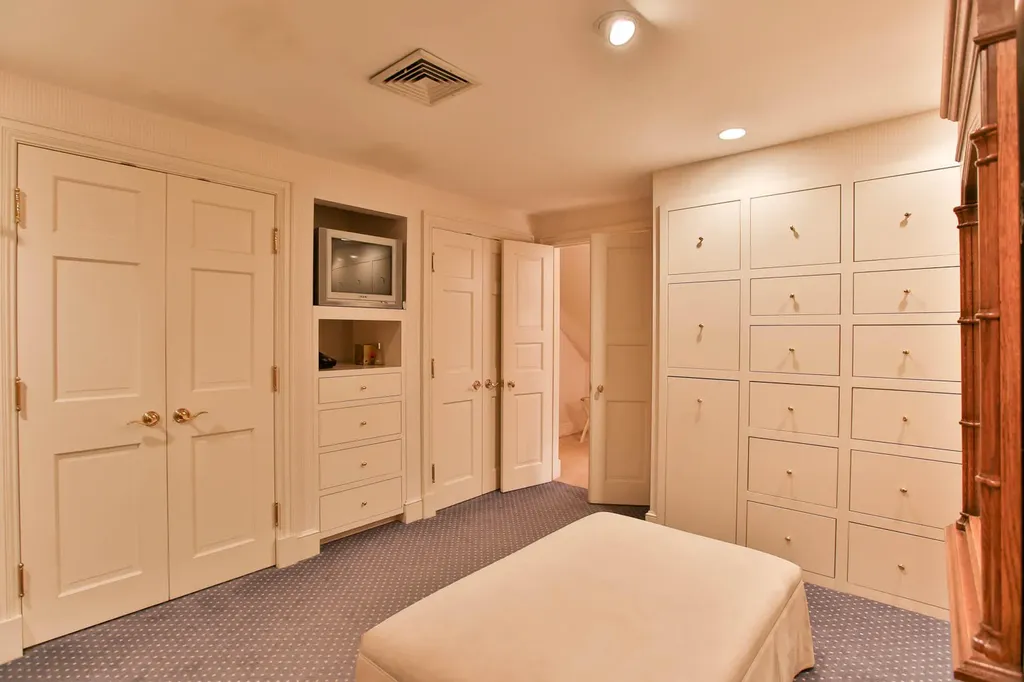 112 Shore Road York ME 03902