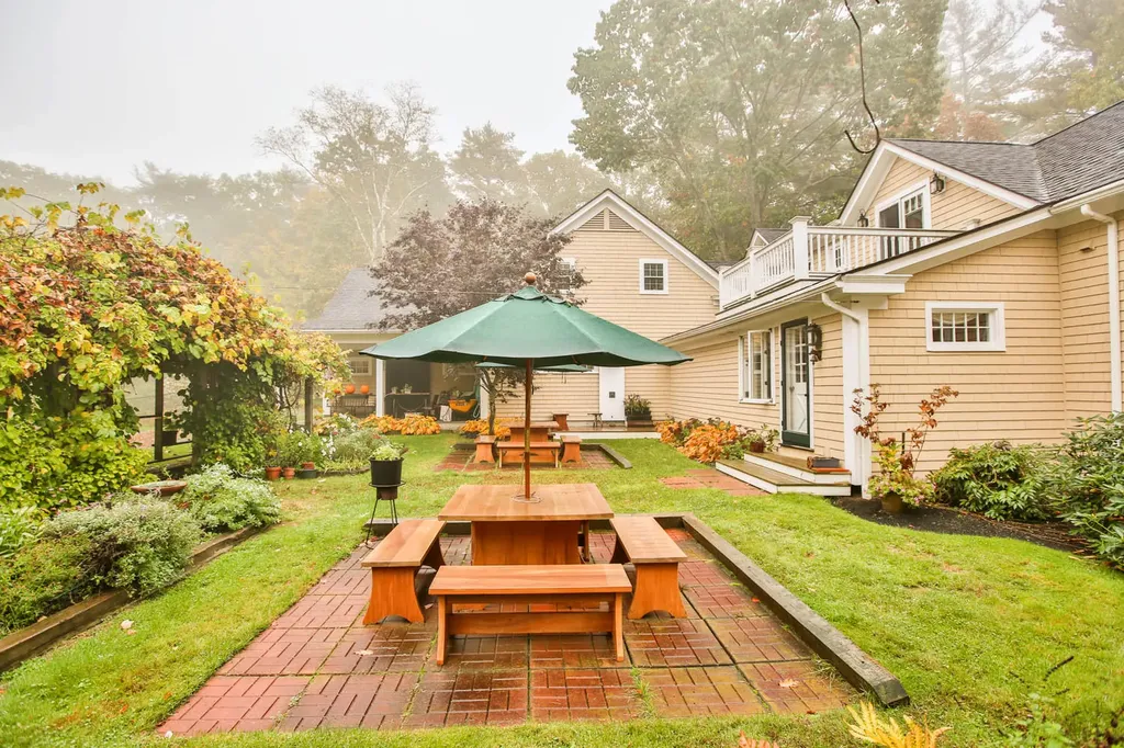 112 Shore Road York ME 03902