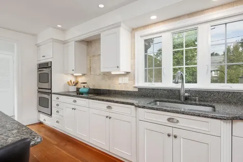 62 Ocean View Road Cape Elizabeth ME 04107