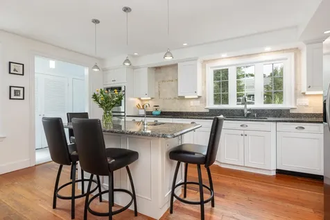 62 Ocean View Road Cape Elizabeth ME 04107