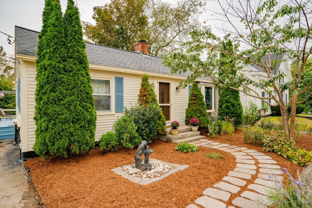 43 Maple Street Saco ME 04072