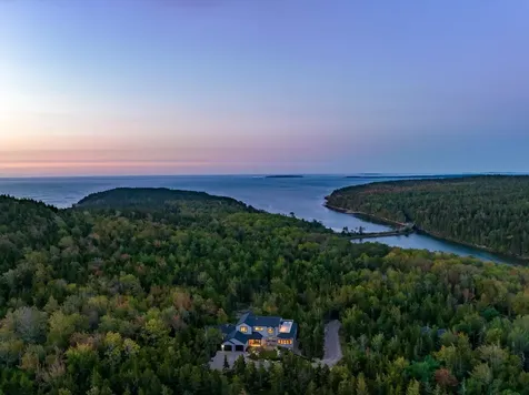 21&10 Phoenix Bar Harbor ME 04609