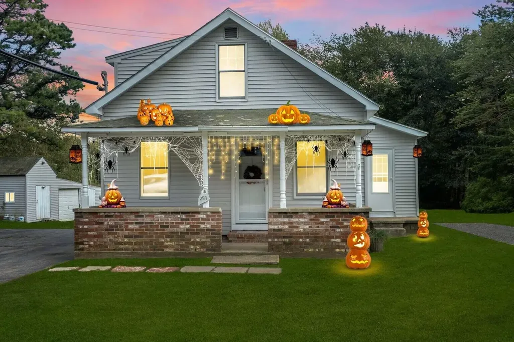 259 Guinea Road Biddeford ME 04005