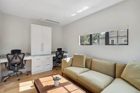 31 Underwood Road Falmouth ME 04105