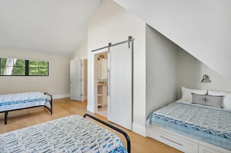31 Underwood Road Falmouth ME 04105