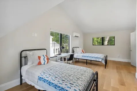 31 Underwood Road Falmouth ME 04105