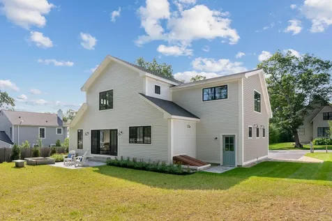 31 Underwood Road Falmouth ME 04105