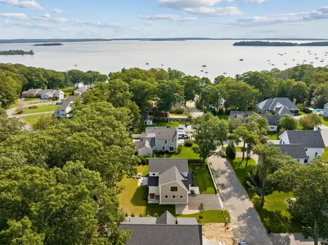 31 Underwood Road Falmouth ME 04105