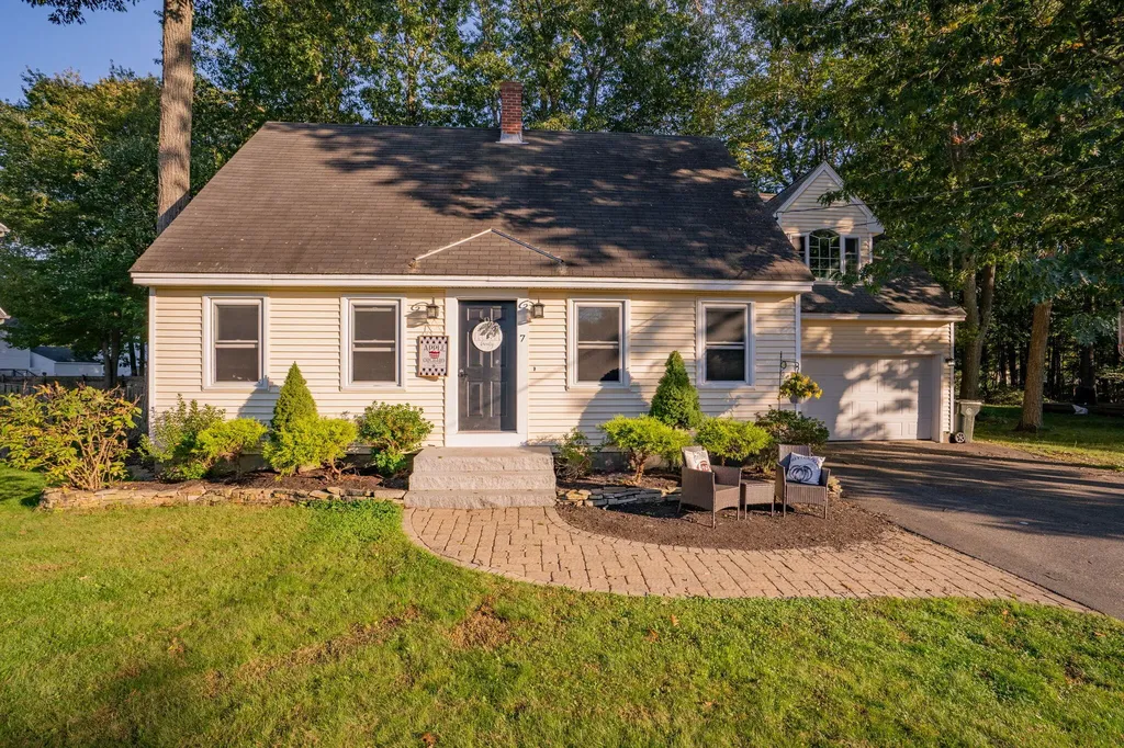 7 Juniper Lane Saco ME 04072
