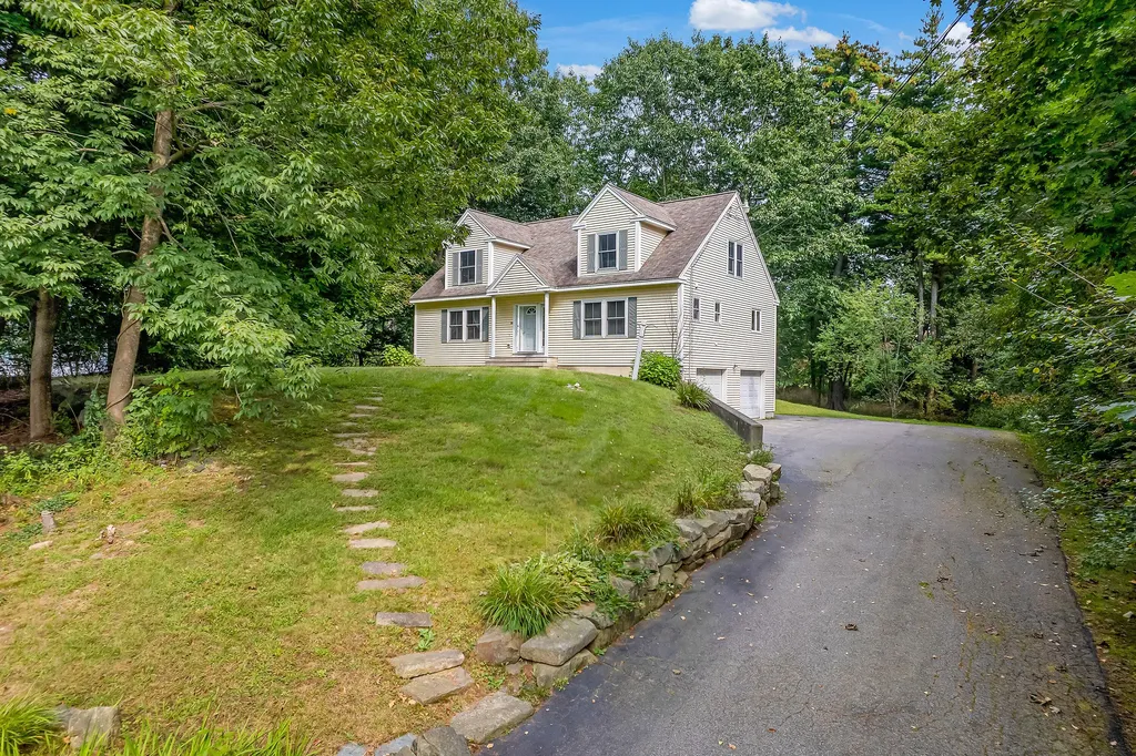 28 Riverbend Road York ME 03909