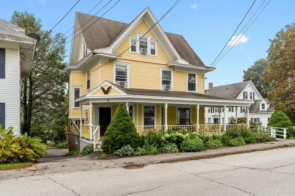 18 West Street Boothbay Harbor ME 04538