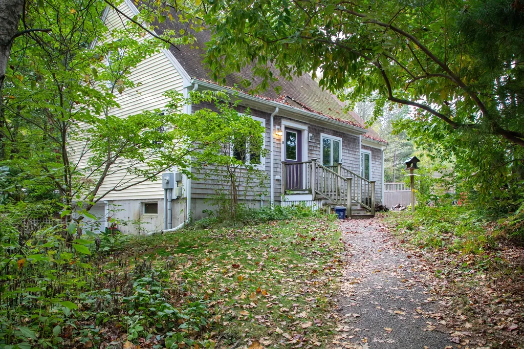 8 Kingsbury Lane Kennebunk ME 04043