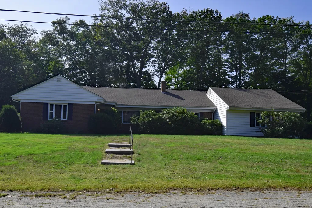 11 Oak Knoll Drive Waterville ME 04901