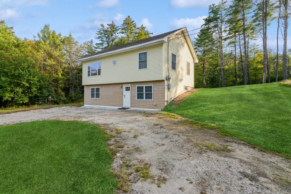 185 Vickery Road Auburn ME 04210