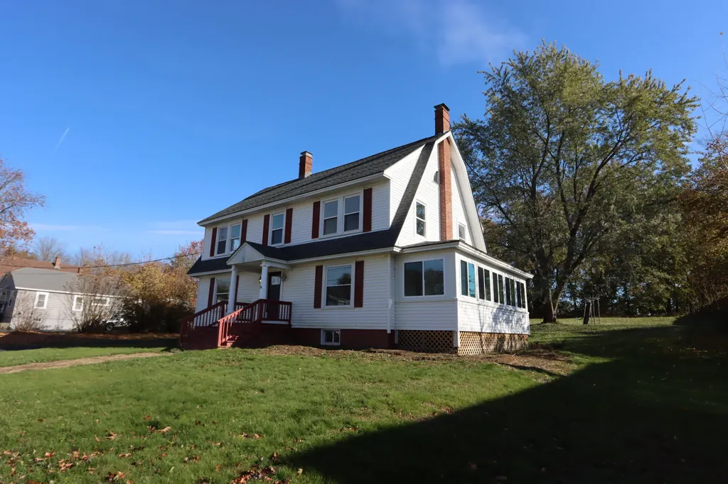11 Shirley Street Lewiston ME 04240