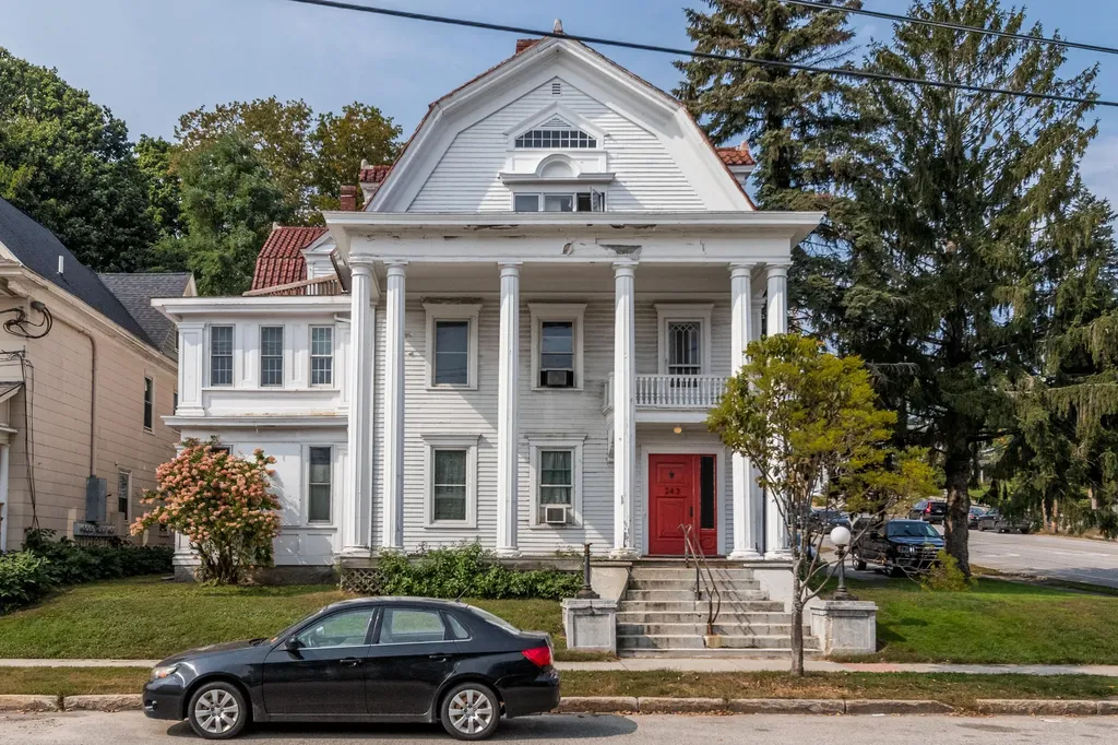243 Main Street Auburn ME 04210
