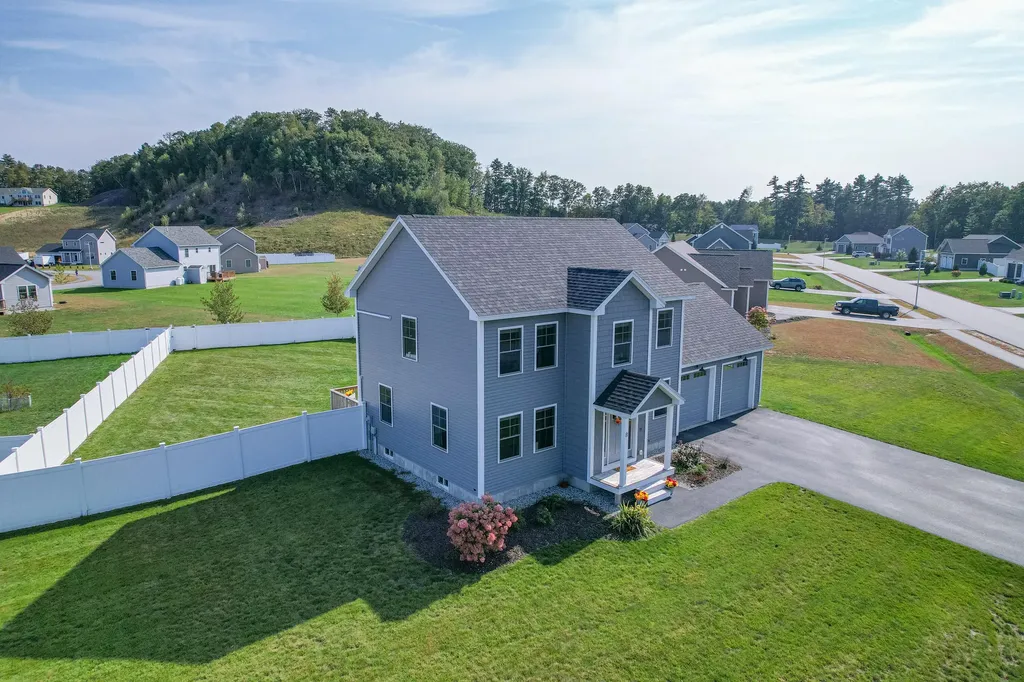 8 Champagne Lane Lisbon ME 04250