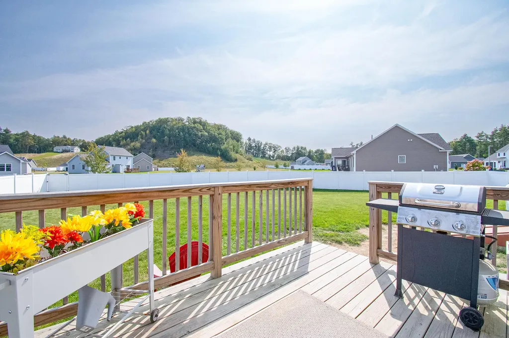8 Champagne Lane Lisbon ME 04250