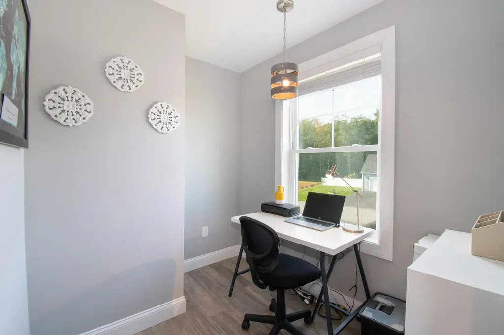 8 Champagne Lane Lisbon ME 04250