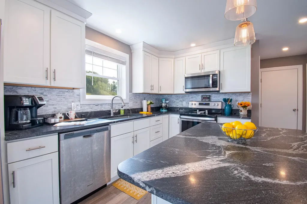 8 Champagne Lane Lisbon ME 04250