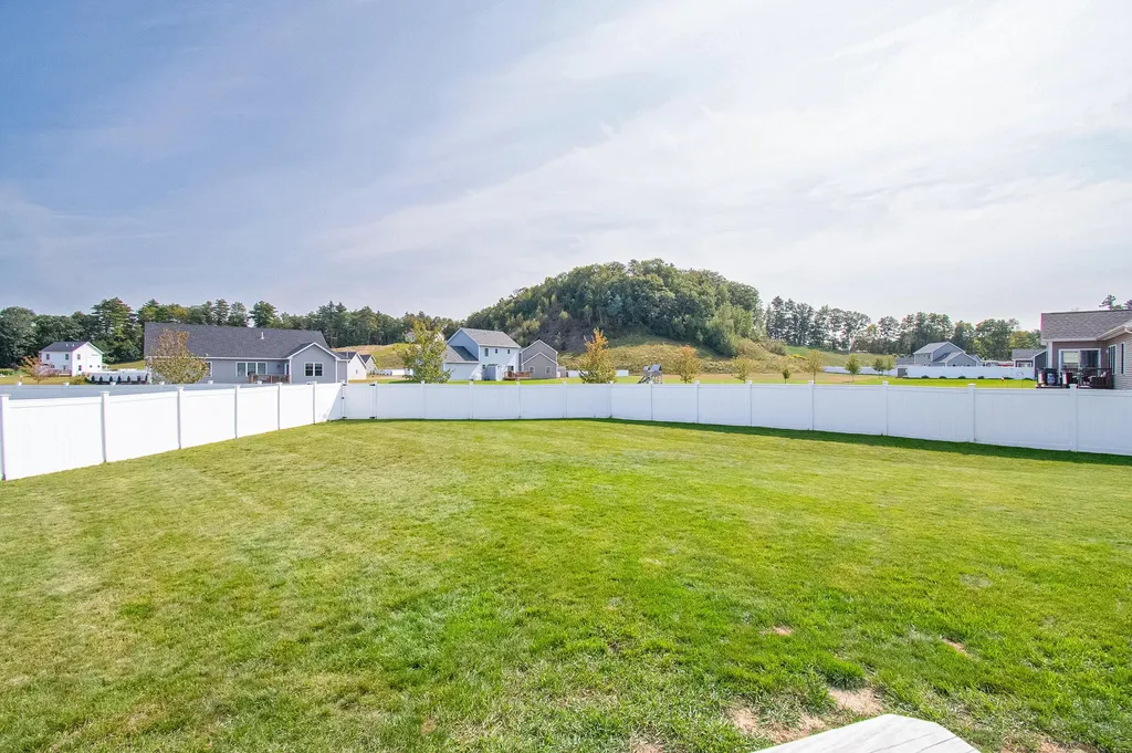 8 Champagne Lane Lisbon ME 04250
