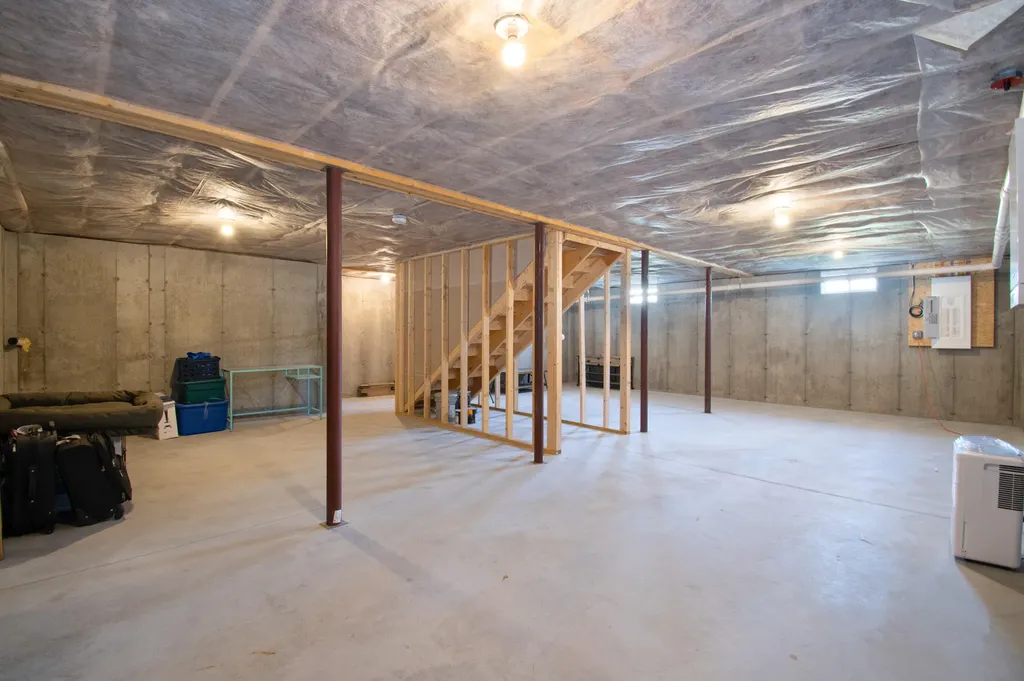 8 Champagne Lane Lisbon ME 04250