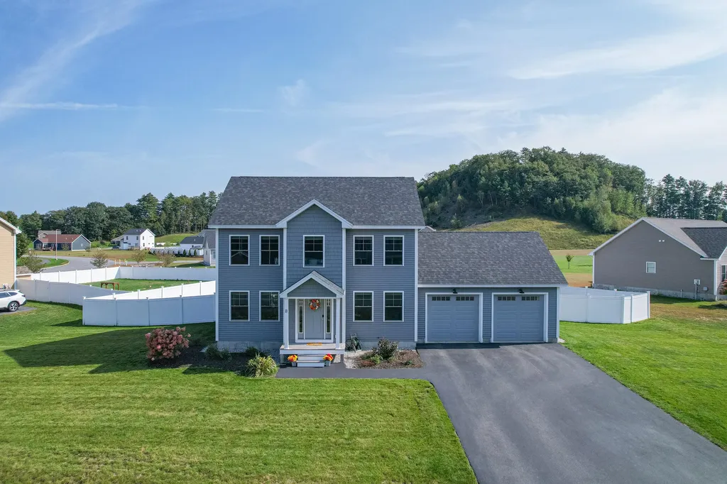 8 Champagne Lane Lisbon ME 04250