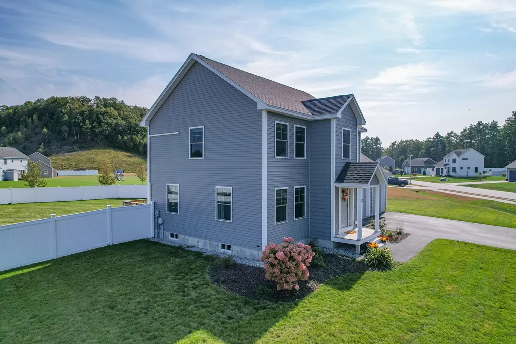8 Champagne Lane Lisbon ME 04250