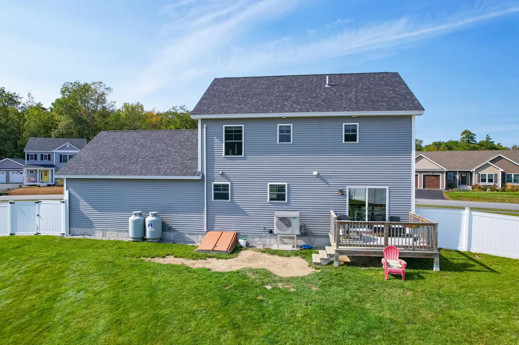 8 Champagne Lane Lisbon ME 04250