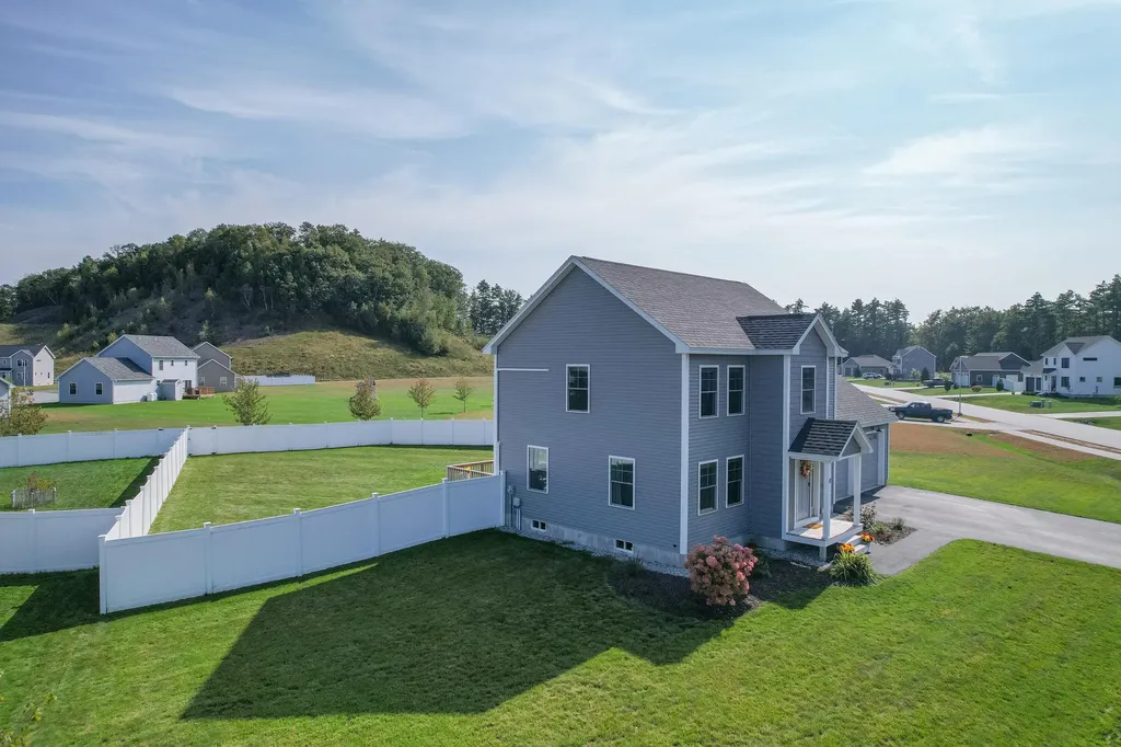 8 Champagne Lane Lisbon ME 04250