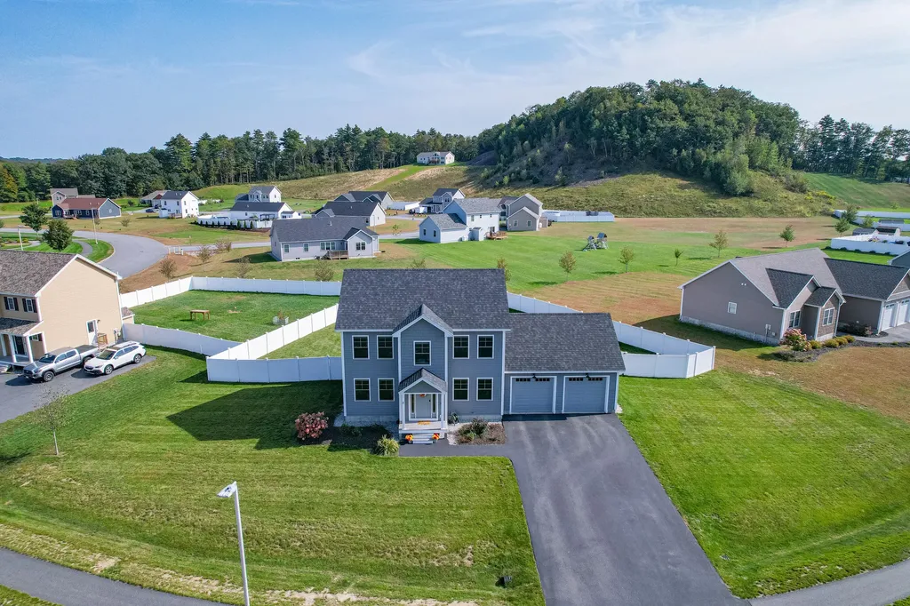 8 Champagne Lane Lisbon ME 04250