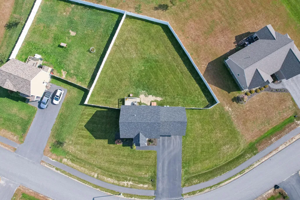 8 Champagne Lane Lisbon ME 04250