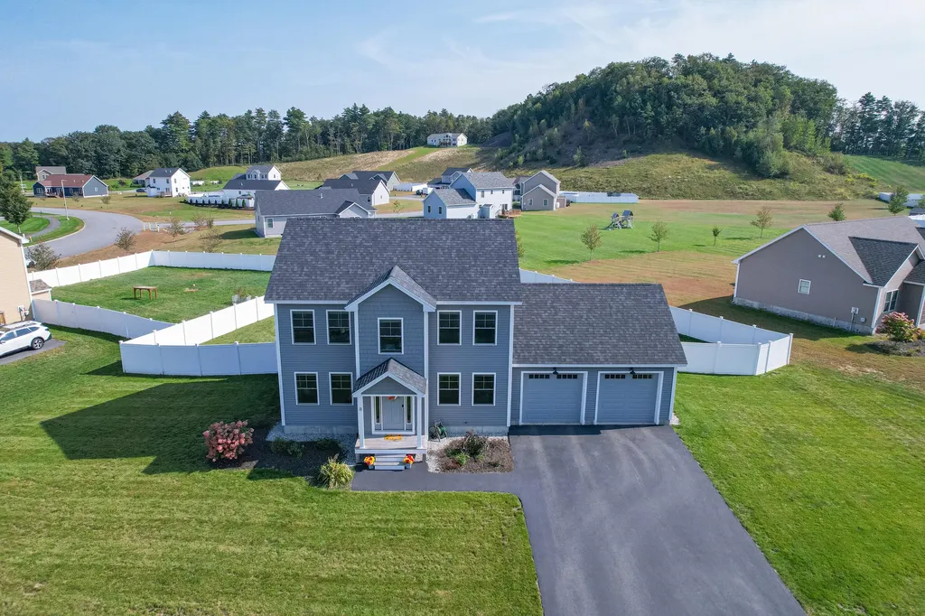 8 Champagne Lane Lisbon ME 04250
