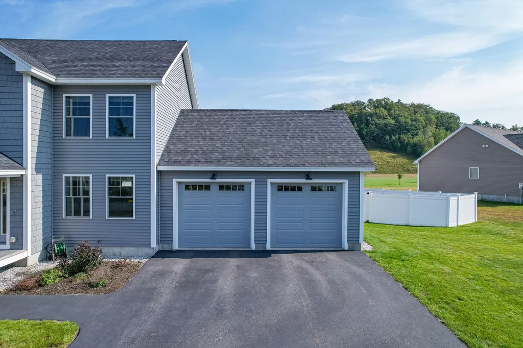 8 Champagne Lane Lisbon ME 04250