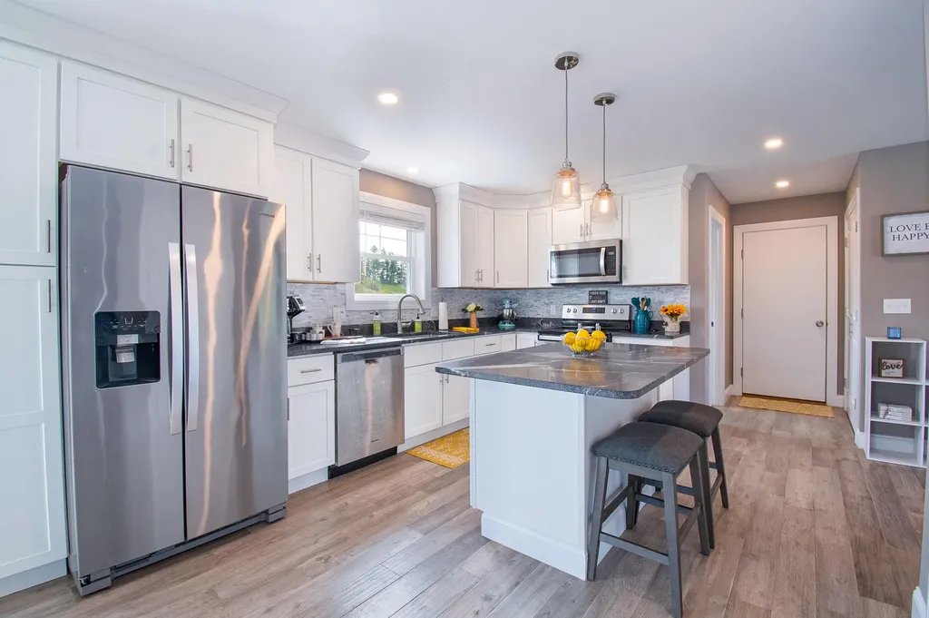 8 Champagne Lane Lisbon ME 04250