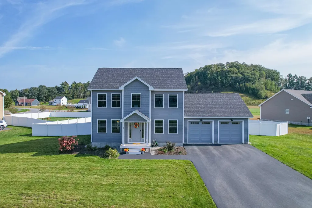 8 Champagne Lane Lisbon ME 04250