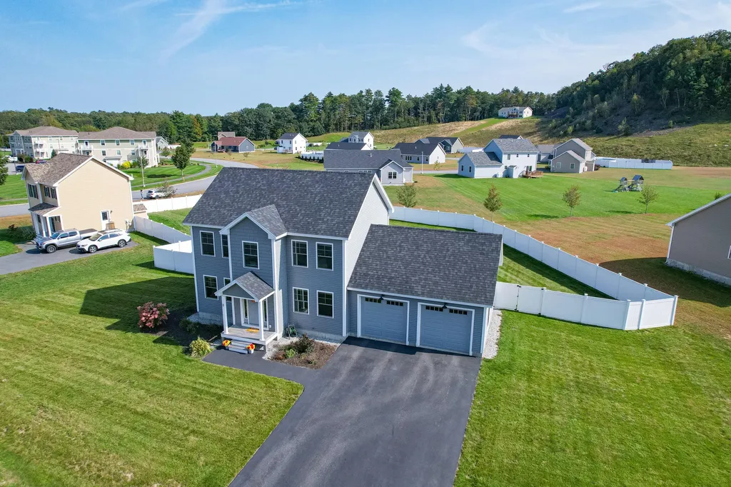 8 Champagne Lane Lisbon ME 04250