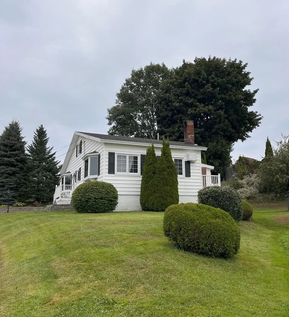 17 Irwin Street Lewiston ME 04240
