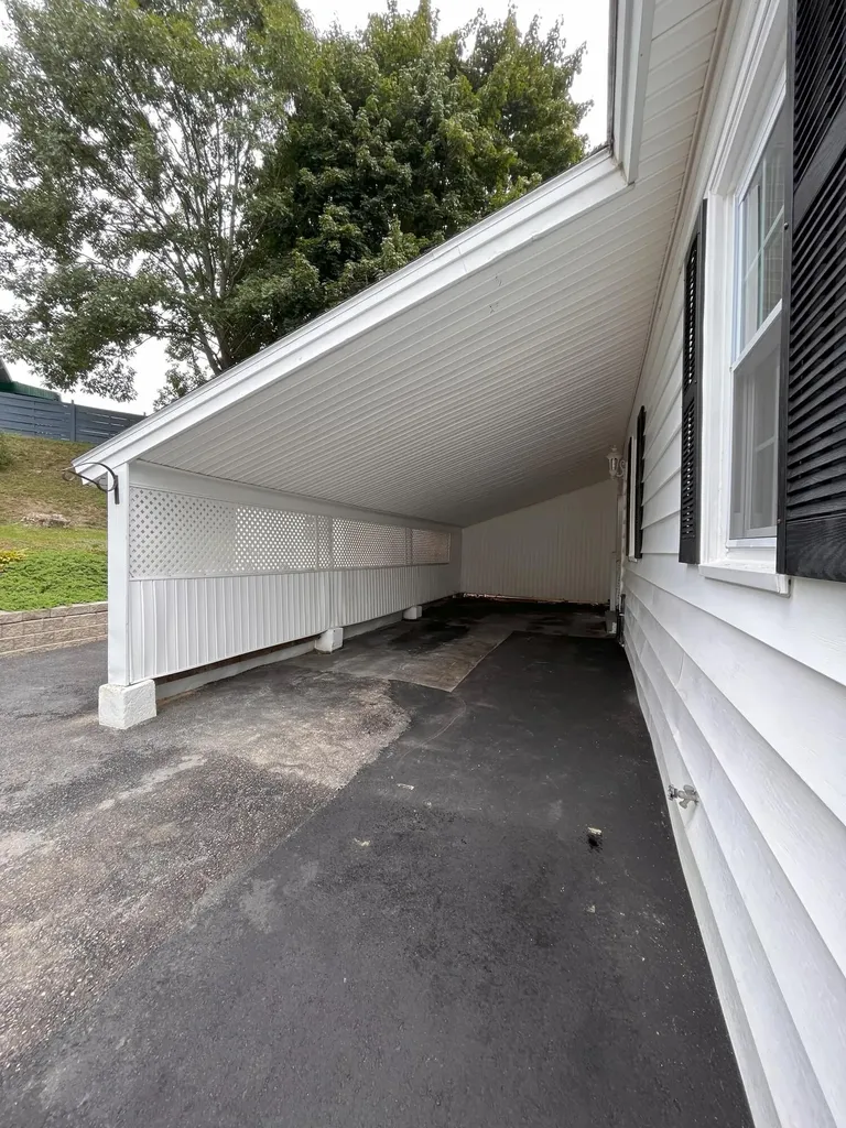 17 Irwin Street Lewiston ME 04240