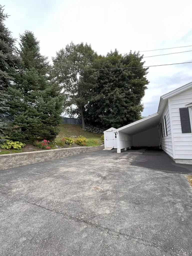 17 Irwin Street Lewiston ME 04240