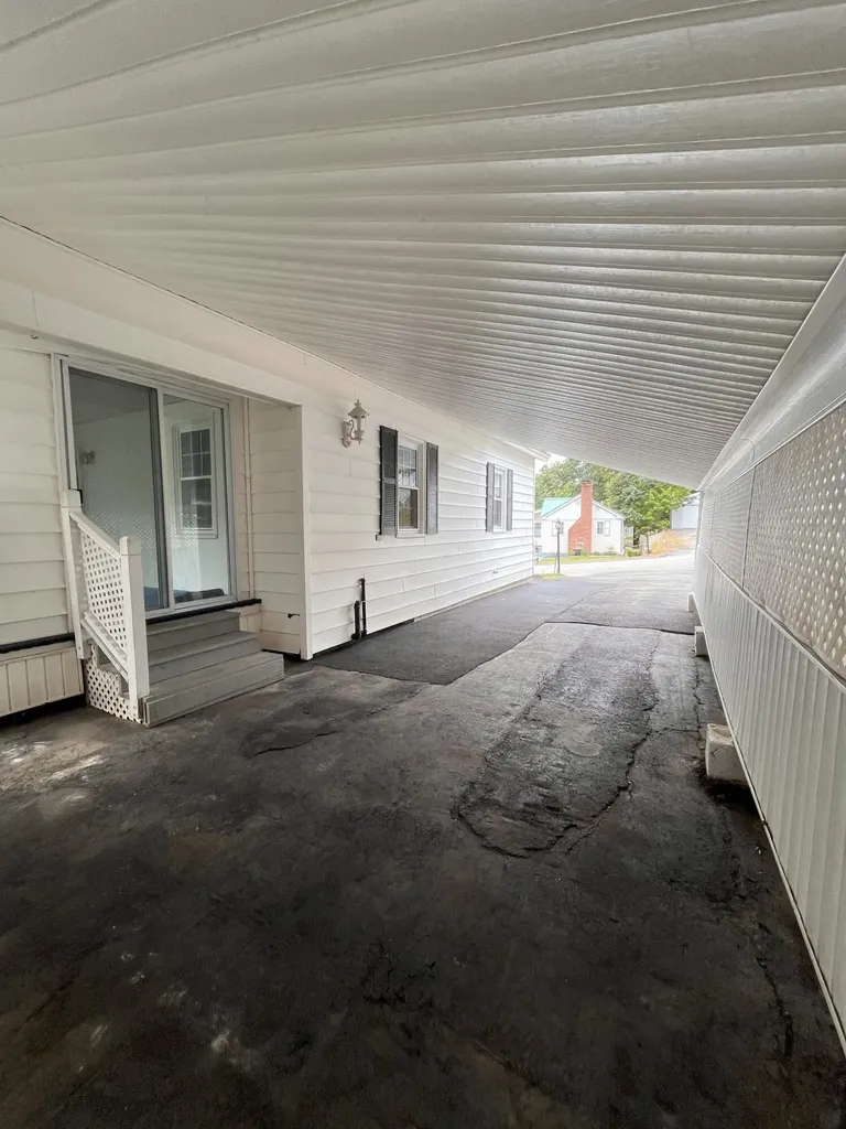 17 Irwin Street Lewiston ME 04240