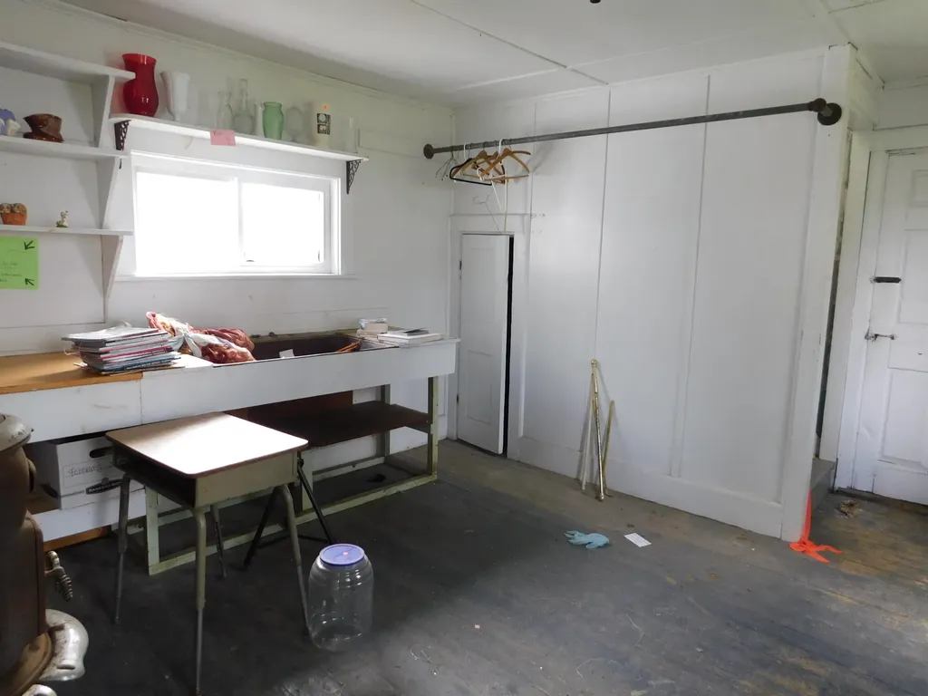 34 Commercial Street Hartland ME 04943