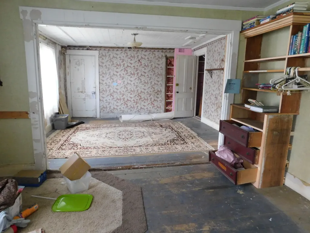 34 Commercial Street Hartland ME 04943