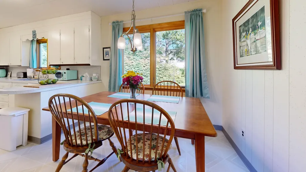 78 Fluker Street Thomaston ME 04861